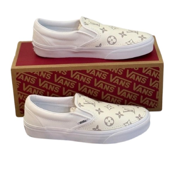 Vans Shoes - Vans NWT White and Gray Patterned Slip-Ons - Size 7